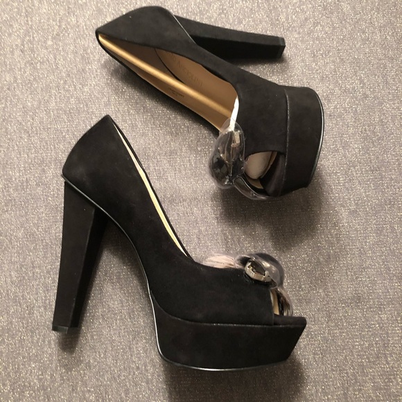 *NIB* Enzo Angiolini Red Carpet Pump Black Suede - Picture 7 of 8